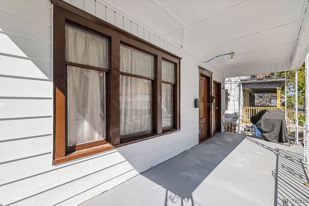 166 Grey St - Photo 4 of 21