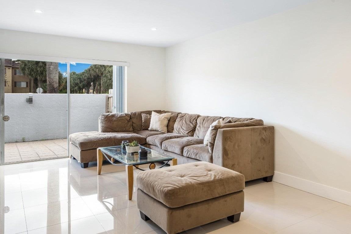 9703 Sw 142nd Ct - Photo 7 of 36