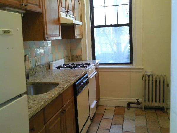 61 Queensberry St #9 - Photo 2 of 4