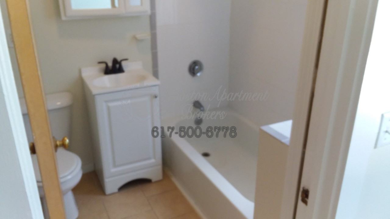 168 Hemenway St #9 - Photo 4 of 6