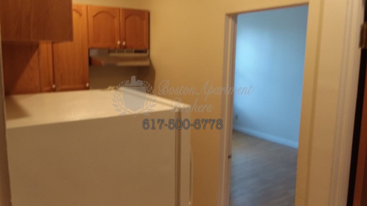 168 Hemenway St #9 - Photo 5 of 6