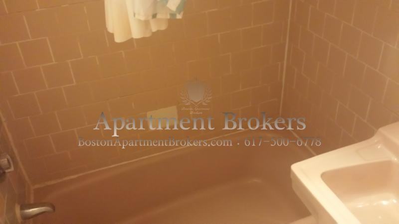 52 Symphony Rd #1A - Photo 4 of 14