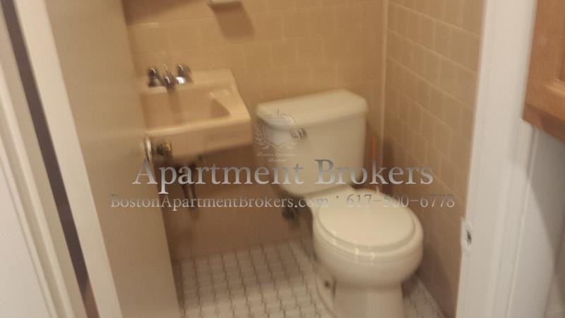 52 Symphony Rd #1A - Photo 5 of 14