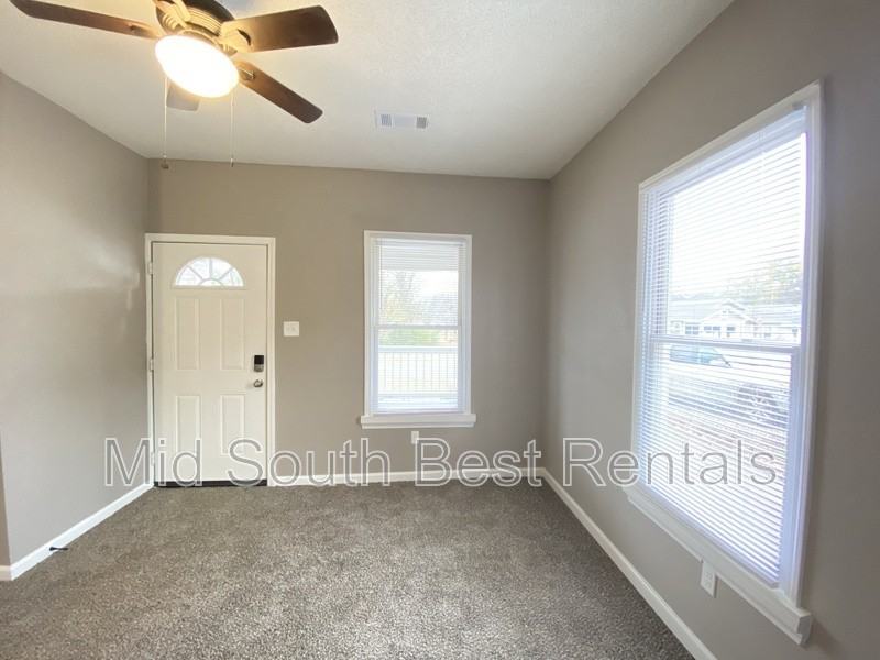 2215 S Cedar St - Photo 2 of 13