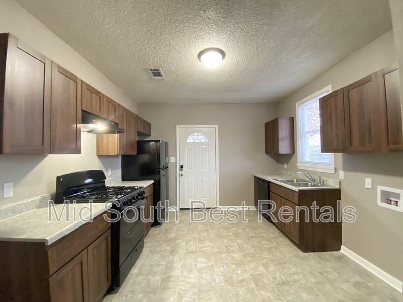 2215 S Cedar St - Photo 3 of 13