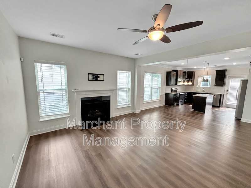 28 Arnold Mill Rd - Photo 5 of 35