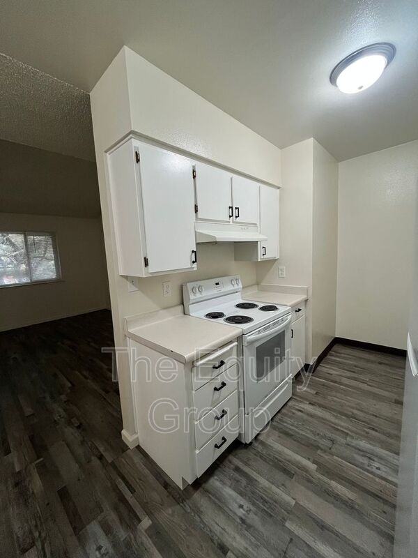 1438 W Elowin Ave - Photo 5 of 15