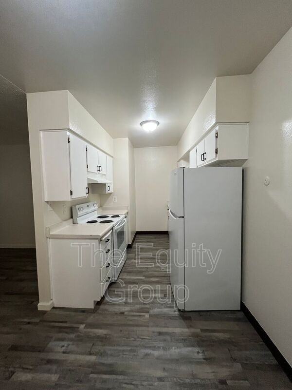 1438 W Elowin Ave - Photo 6 of 15