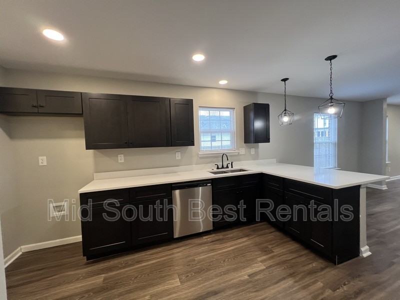 1092 James St - Photo 6 of 15