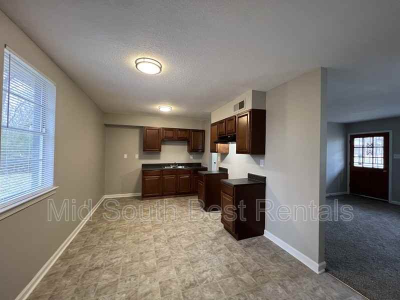 4792 Bluff Wood Cv - Photo 5 of 13