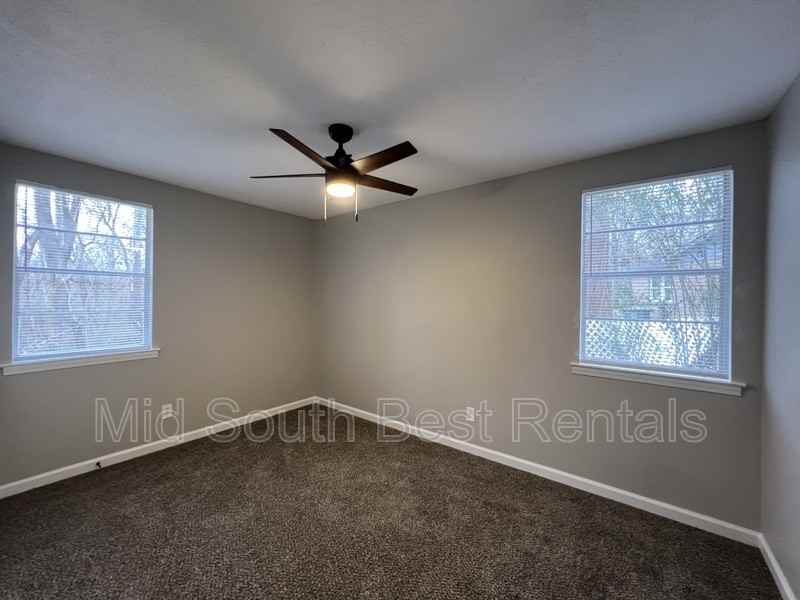 4792 Bluff Wood Cv - Photo 7 of 13