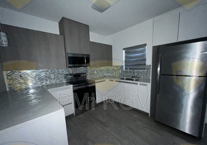 805 W Garrison Dr #2 - Photo 2 of 16