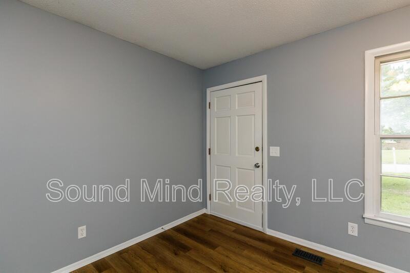 1009 Springview Trl - Photo 4 of 36