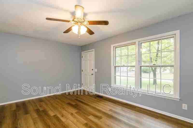 1009 Springview Trl - Photo 6 of 36