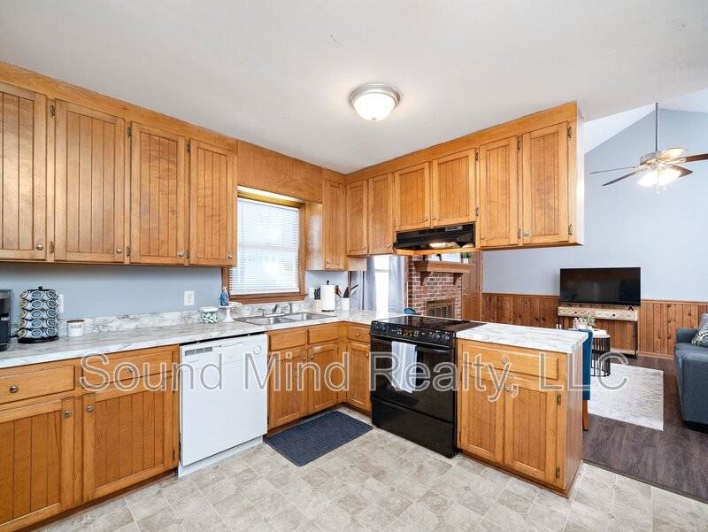 3600 Ladywood Ct - Photo 4 of 10