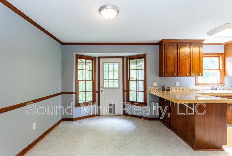 1012 Windward Psge - Photo 5 of 31