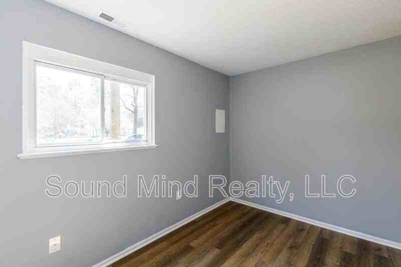 2624 Sanderford Rd - Photo 7 of 28