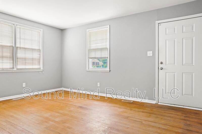 819 Hadley Rd - Photo 5 of 16