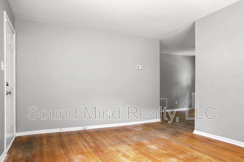 819 Hadley Rd - Photo 6 of 16