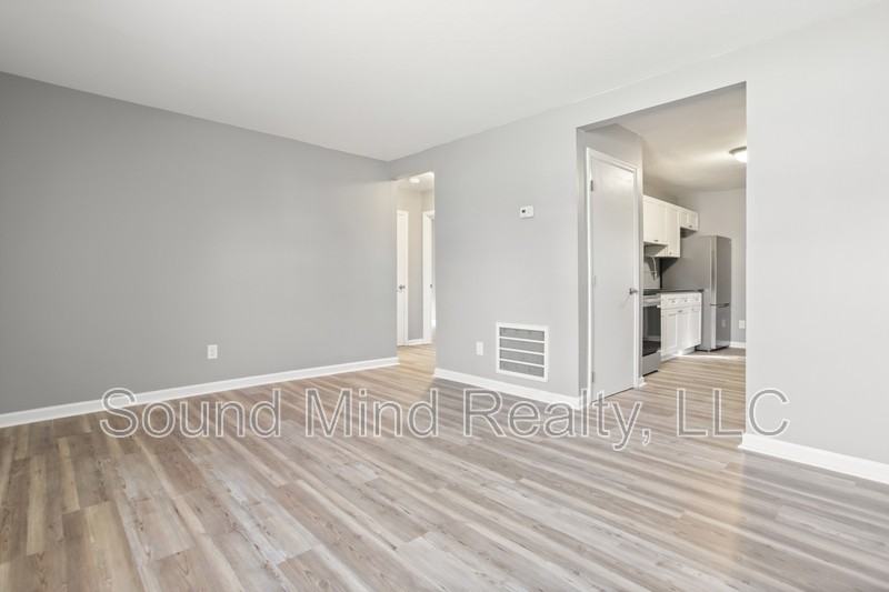 1401 Sportsman Trl - Photo 6 of 26