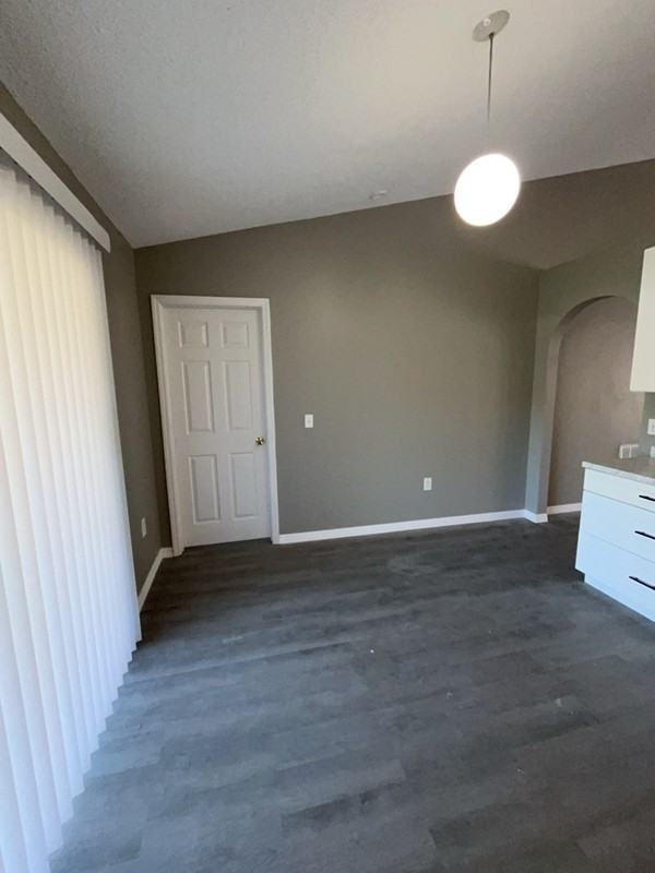 240 Dalton Dr - Photo 4 of 15