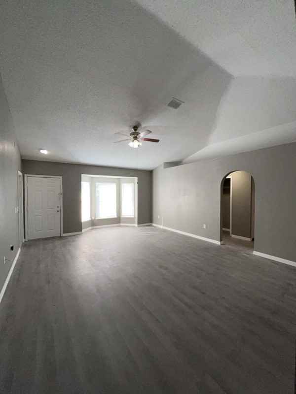 240 Dalton Dr - Photo 5 of 15