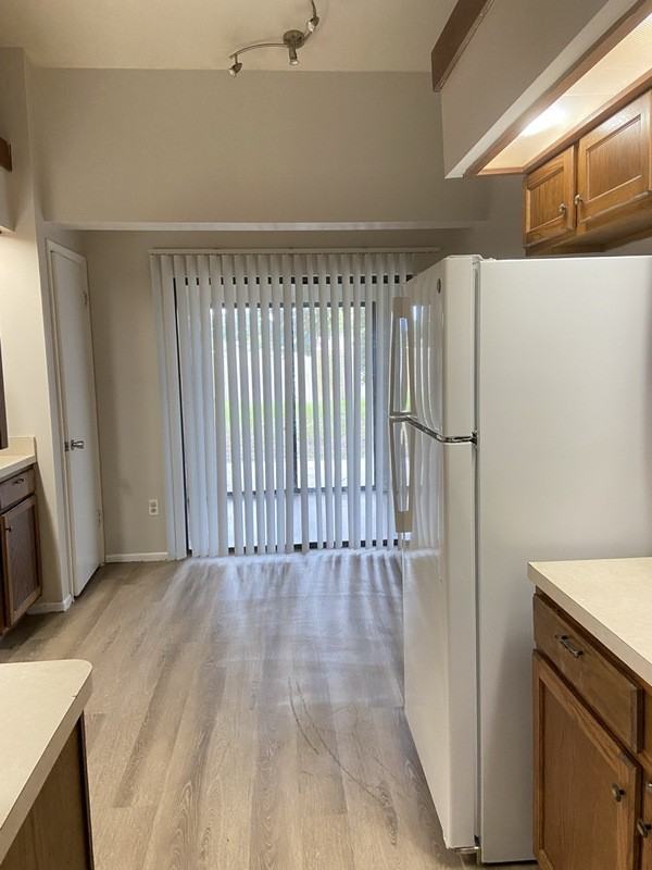 1090 Condor Pl - Photo 4 of 22