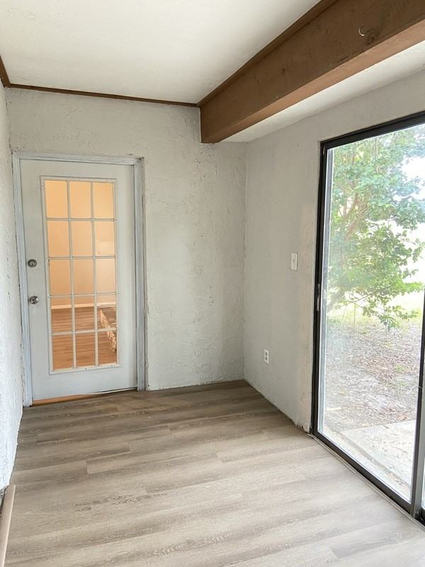 1090 Condor Pl - Photo 5 of 22