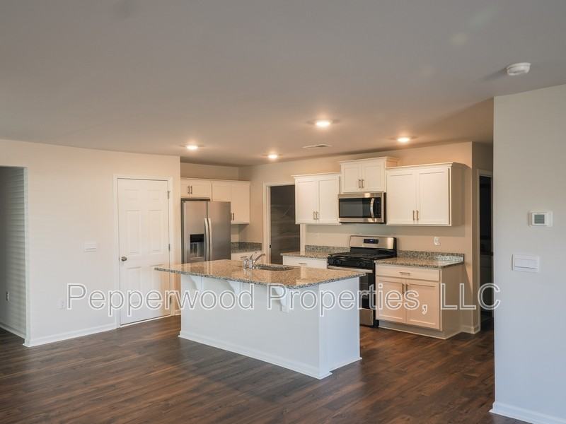 1761 Rein Dr - Photo 3 of 16