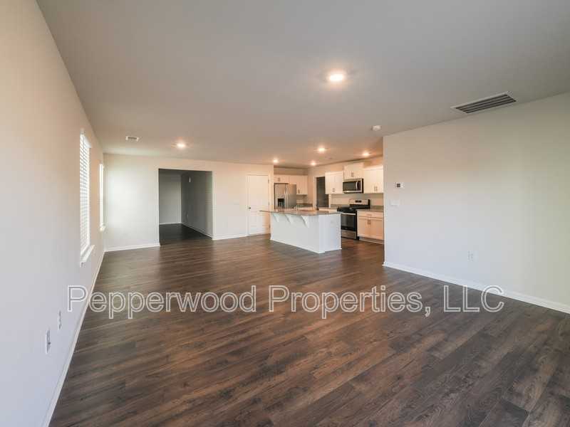 1761 Rein Dr - Photo 4 of 16