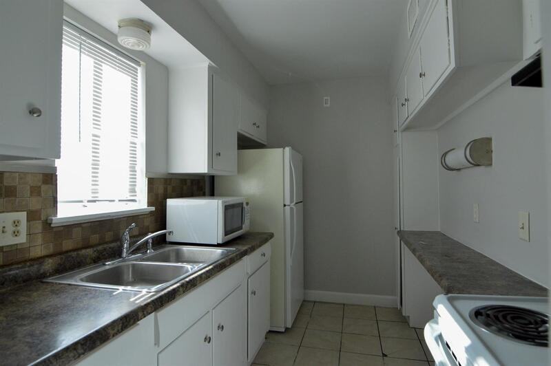 801 N 48th St #6 - Photo 3 of 9