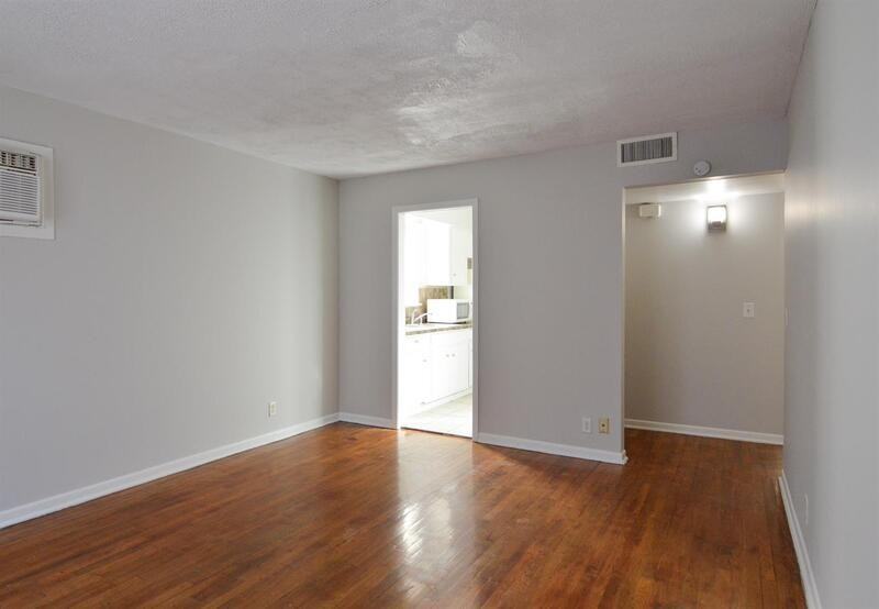 801 N 48th St #6 - Photo 4 of 9