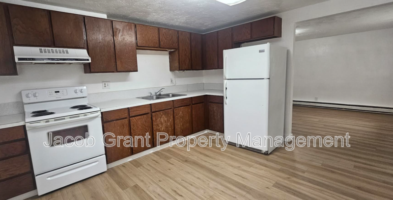 1345 Paul St #3 - Photo 3 of 8