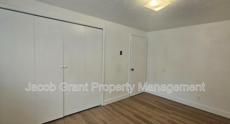 1345 Paul St #3 - Photo 4 of 8