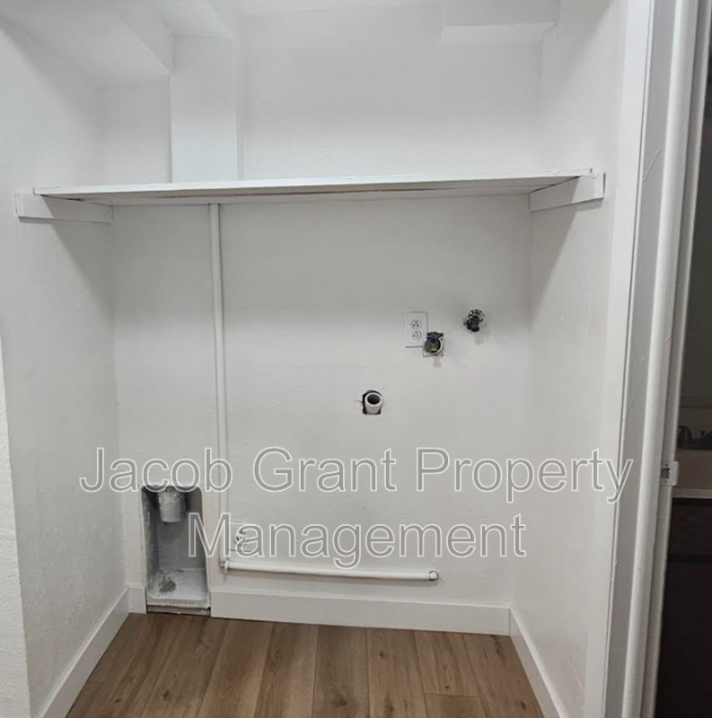 1345 Paul St #3 - Photo 5 of 8