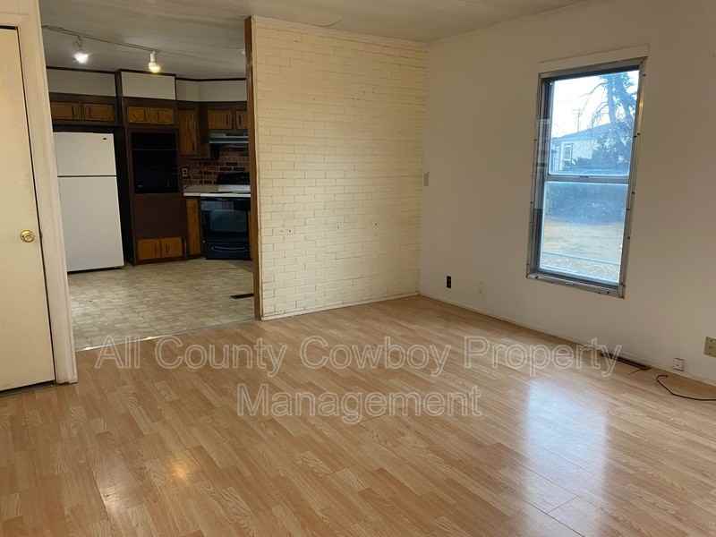 954 N Mccue St #34 - Photo 2 of 7