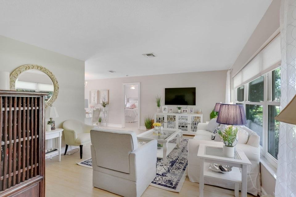 4143 Catalpha Avenue - Photo 6 of 8