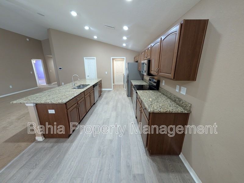 722 Vineyard Reserve Ct - Photo 5 of 22