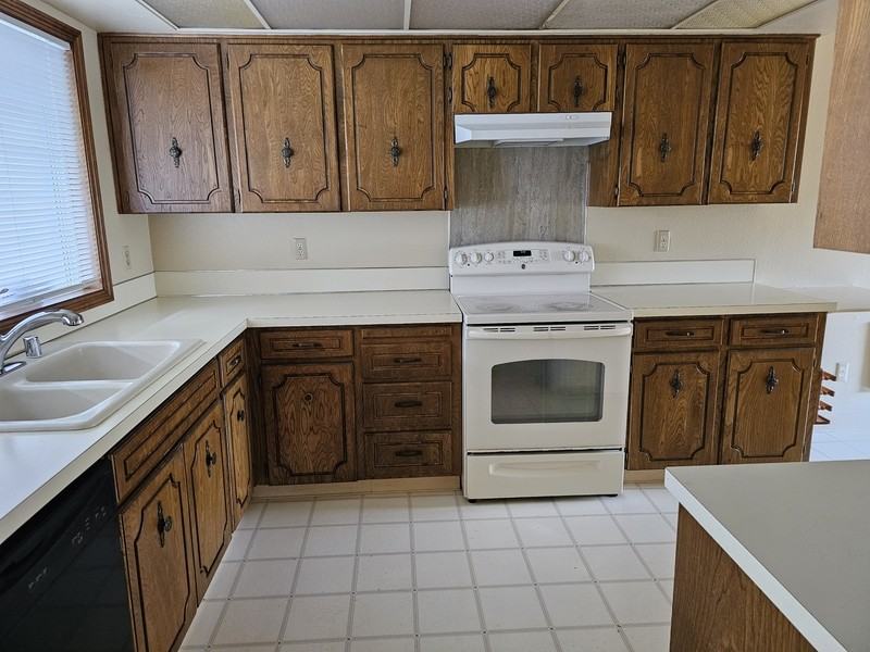 11019 Nw 33rd Ave - Photo 7 of 18