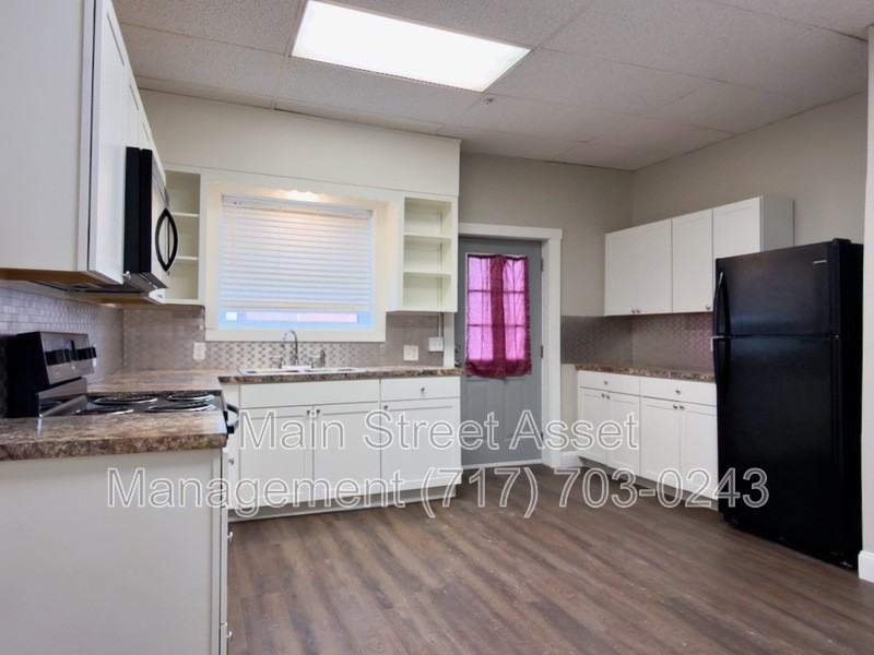 100 S Front St #5 - Photo 2 of 23