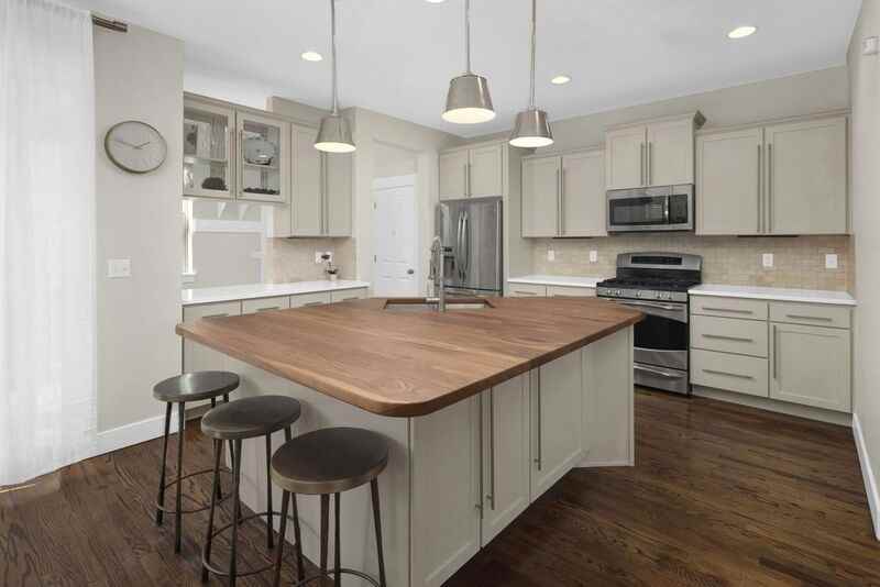 3675 Willow St - Photo 5 of 29