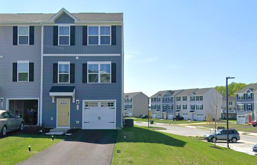 112 Hamilton Ln - Photo 2 of 15