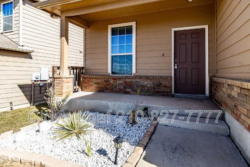 9528 Madison Crk - Photo 4 of 34