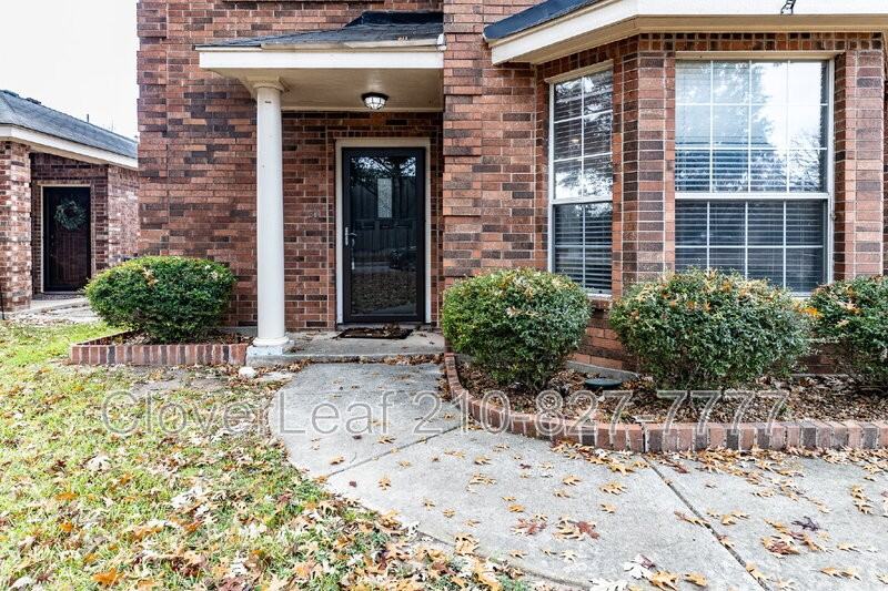 3347 Stallion Crk - Photo 4 of 43