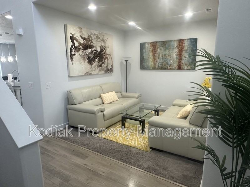 3656 S Kite St - Photo 4 of 28