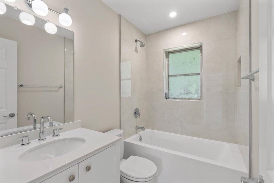 301 Southeast 12th Avenue - Photo 7 of 7