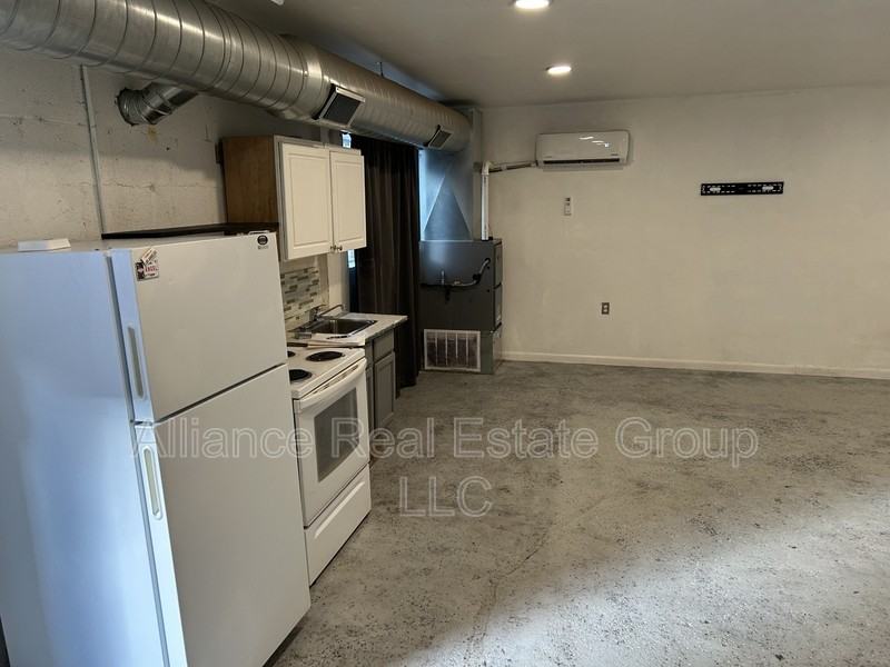 2110 S Sherman St - Photo 2 of 10