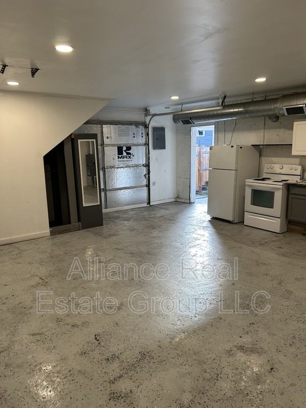 2110 S Sherman St - Photo 5 of 10