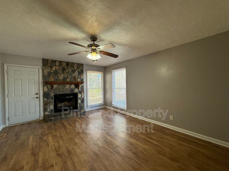 6577 Green Meadow Ct - Photo 5 of 27