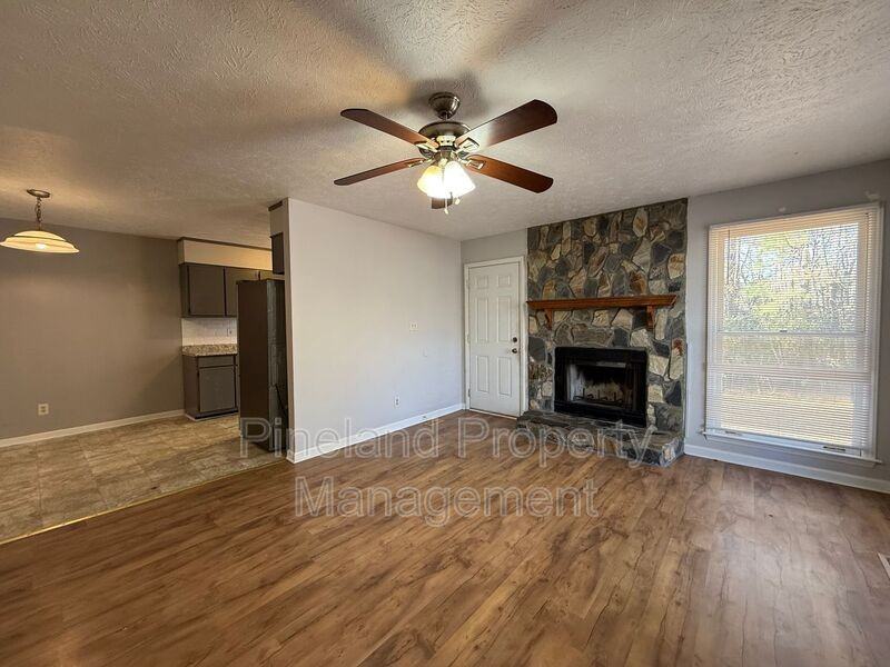 6577 Green Meadow Ct - Photo 6 of 27